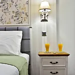 Casa * Corfu (city)